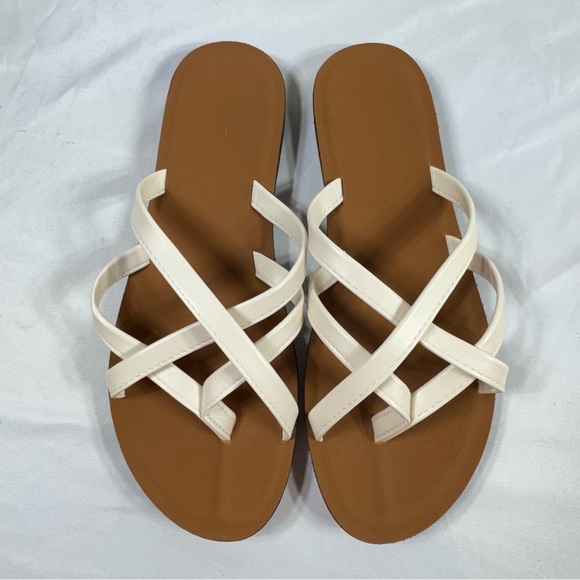 Women's White Flat Heel Sandals - Picture 2 of 6